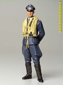 German Luftwaffe Ace Pilot WWII 1:16 Tamiya 36302 * EURO 12,50 in kit ** Euro 32,50 Costruito (Iva Incl.) Art.Temporaneamente Non Disponibile