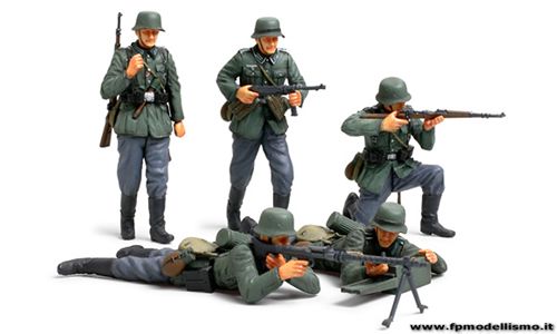 German Infantry Set (French Campaign)
in scala 1:35 Tamiya 35293 * EURO 14,50 in Kit * Euro 29,50 Costruito (Iva Incl.)