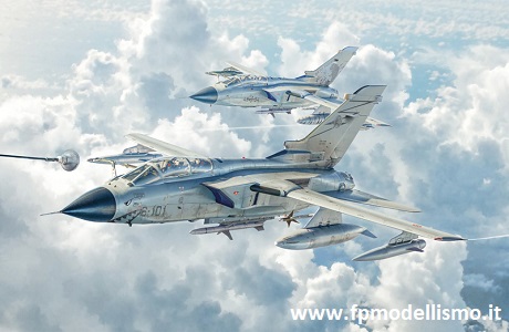 Panavia Tornado ECR Scala 1:32 Italeri 2517 Costruito e Verniciato EURO 328,00 * in Kit 128,00 Euro (Iva Incl.) * Prodotto su Prenotazione