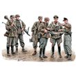 Let's stop them here! German Military Men, 1945 MB 35162 in scala 1/35 * EURO 16,80 in Kit * Euro 36,80 Costruiti (Iva Incl.) 