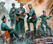 German military men, WWII era in scala 1/35 MB35211 * EURO 15,90 in Kit * Euro 35,90 Costruiti (Iva Incl.)